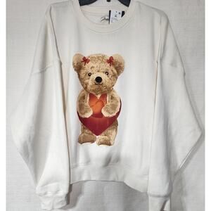 Bear hugging heart sweatshirt women's XL Grayson/threads Faded